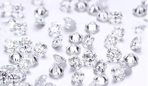 Syntetické diamanty - jsou nádherné, ekologické a nezrujnují Vás