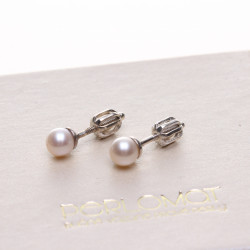 Stříbrné perlové náušnice bílé