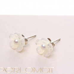stříbrné perleťové náušnice květinky s perlami, bílé 11 mm