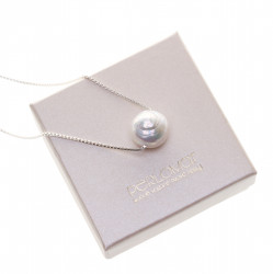 PZ071_01_Jedna perla na stříbrném řetízku, bílá kasumi perla