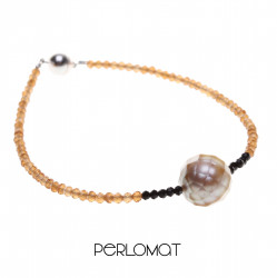 ER061_01_Náramek s tahitskou perlou, granáty a spinely
