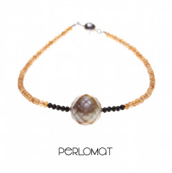 ER061_02_Náramek s tahitskou perlou, granáty a spinely