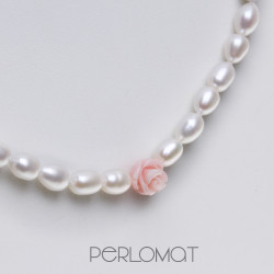 PH070_03_Perlový náhrdelník bílý s korálou růží 41cm