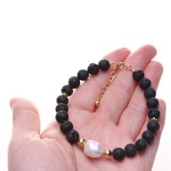 KR329_04_Unisex náramek lávové kameny s perlou zlacené stříbro