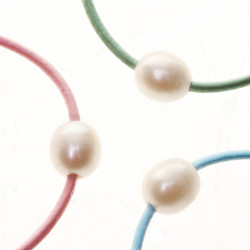 CR019_03_Dárková sada tří dívčích náramků perla na kůži nerez