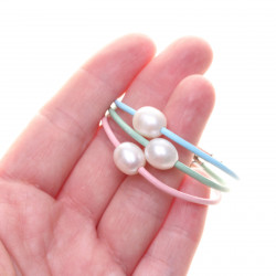 CR019_04_Dárková sada tří dívčích náramků perla na kůži nerez