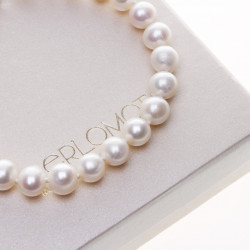 elegantní perlový náramek