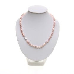 růžový perlový náhrdelník