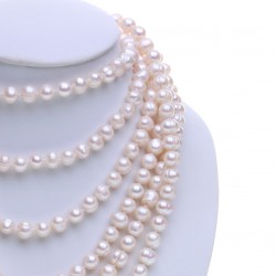 dlouhý bílý perlový náhrdelník