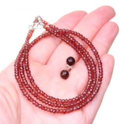 KS186_04_stříbrná souprava s granáty_náhrdelník, náramek a náušnice