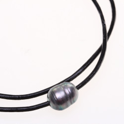 Perlový náhrdelník jedna perla, černá kůže a 1 černá perla
